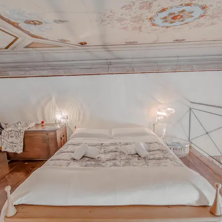 Elegant Loft Serragli * Florenz