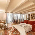Elegant Loft Serragli *